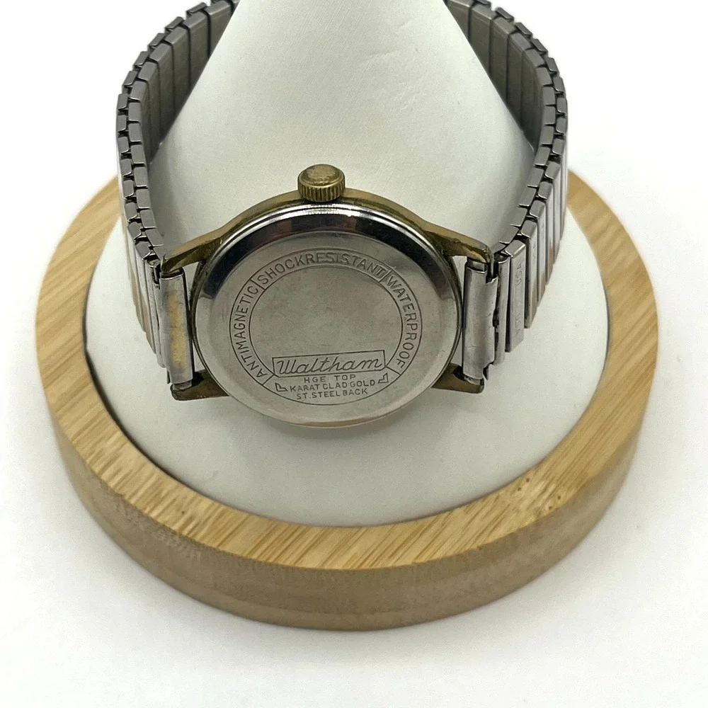 Vintage Waltham Wristwatch‎ Karat Clad Gold Shock Resistant Men's 17 Jewels